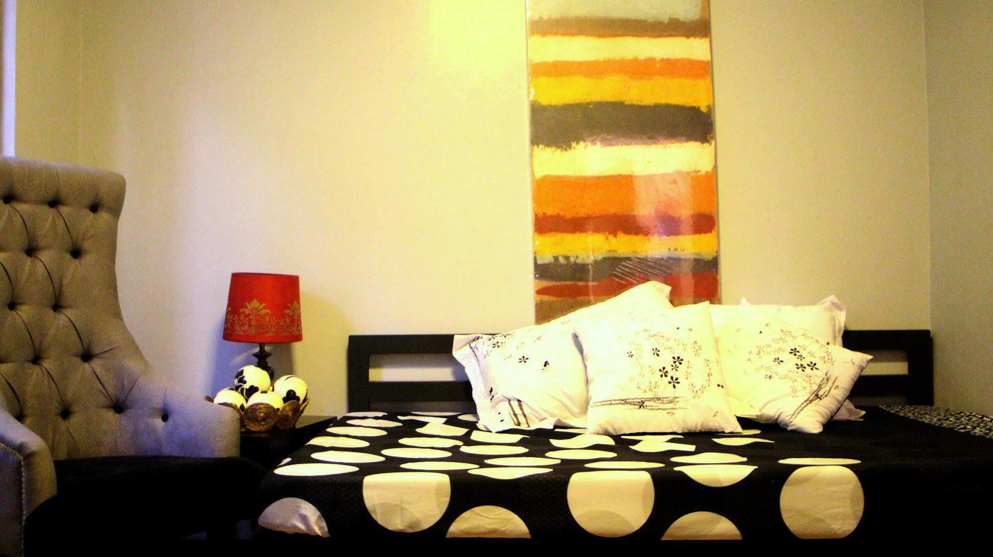 Urban Hostel Pasig City Экстерьер фото