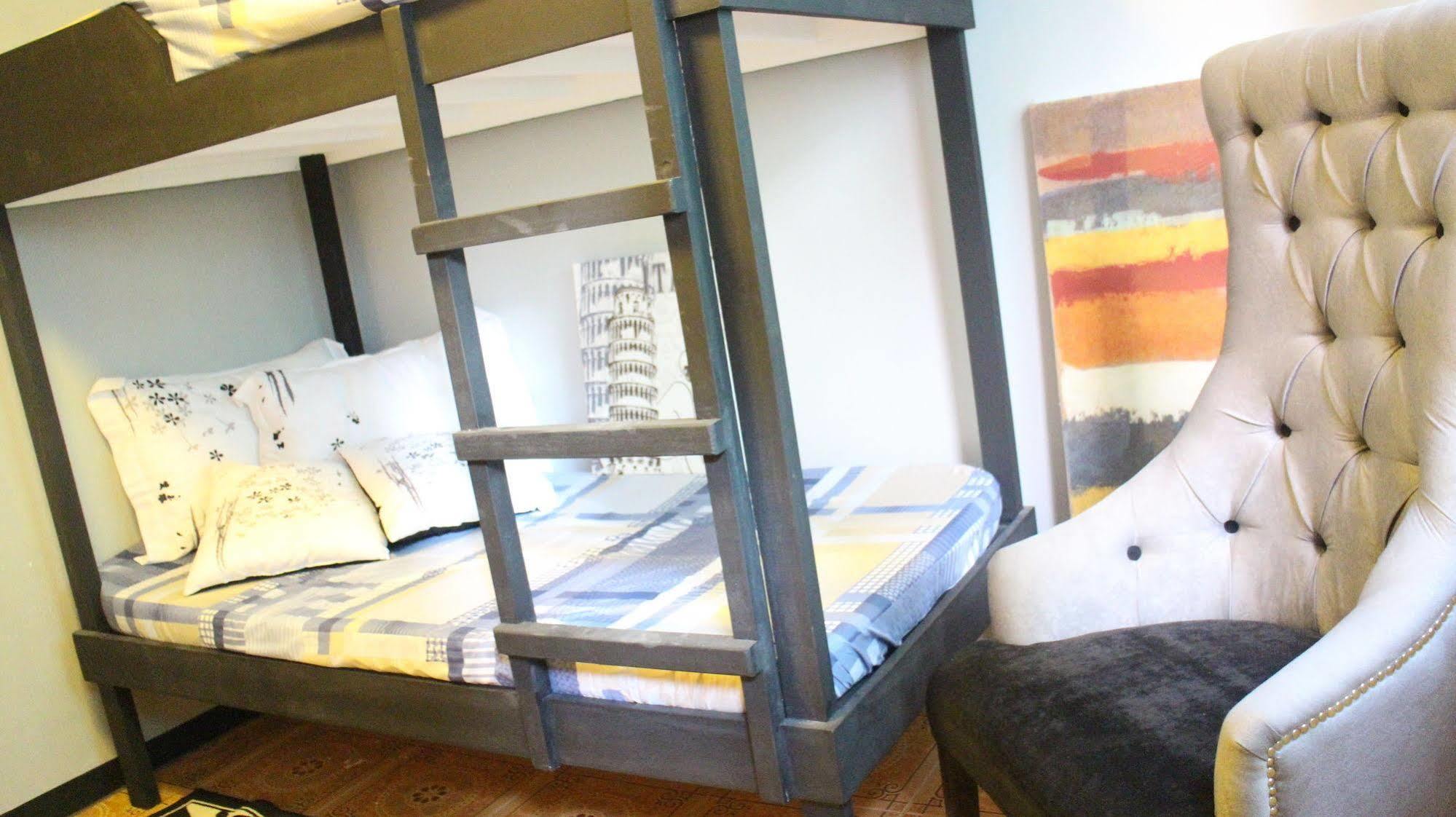 Urban Hostel Pasig City Экстерьер фото