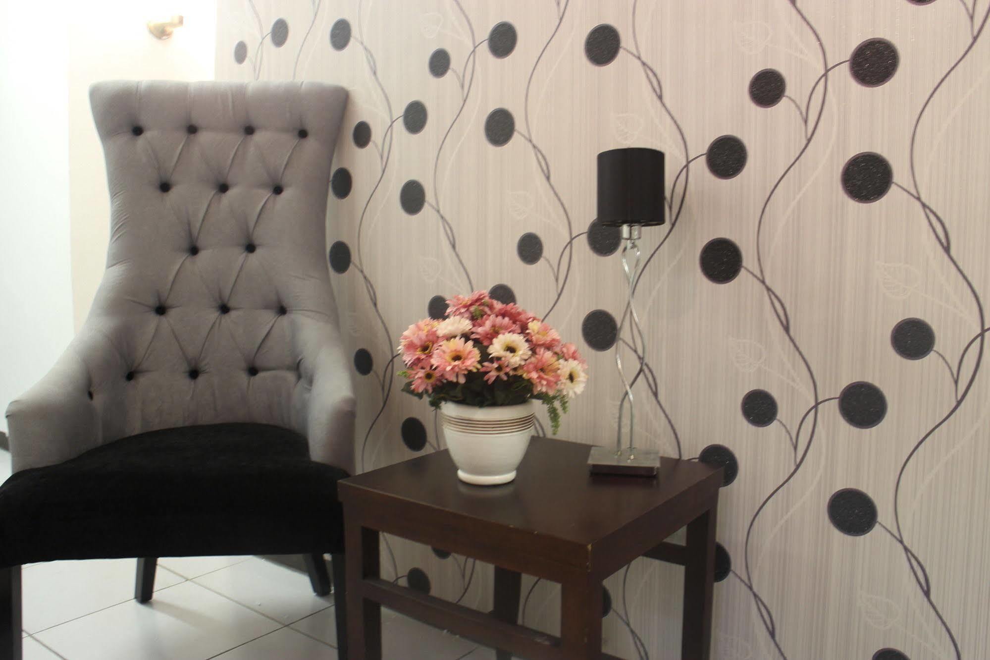 Urban Hostel Pasig City Экстерьер фото
