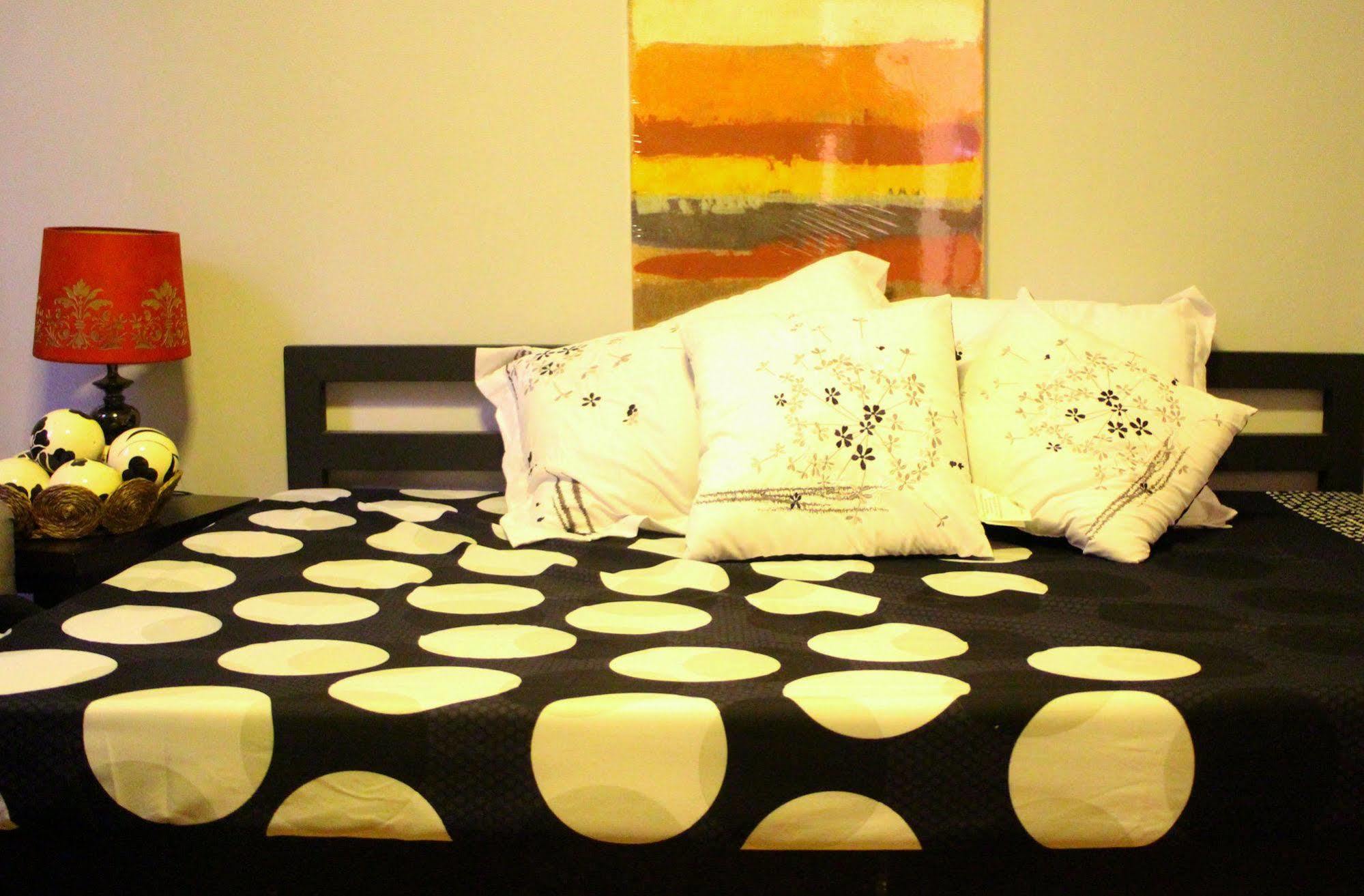 Urban Hostel Pasig City Экстерьер фото